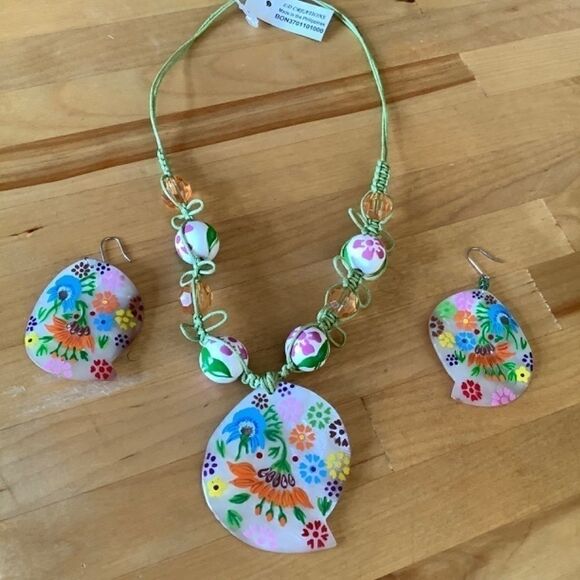 NWT JEWELRY SET NECKLACE/EARRINGS HAND PAINTED MOTHER OF PEARL​ - Picture 2 of 10